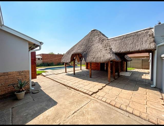 3 BEDROOM HOUSE TO LET IN VANDERBIJLPARK SE 10